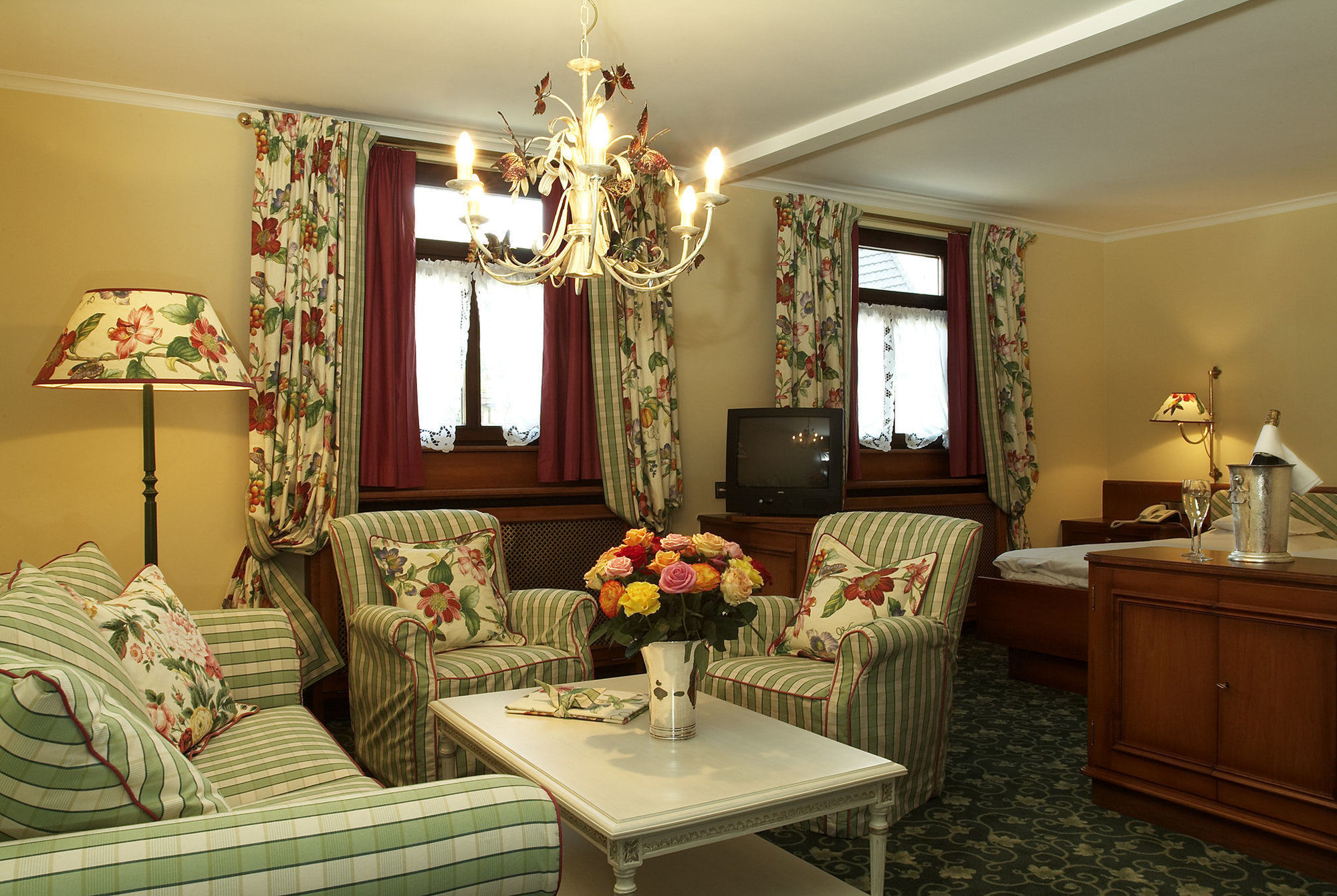Schwarzer Adler Hotel Vogtsburg Værelse billede